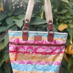 Vintage Coach Watercolor Hampton
Weekend Tote